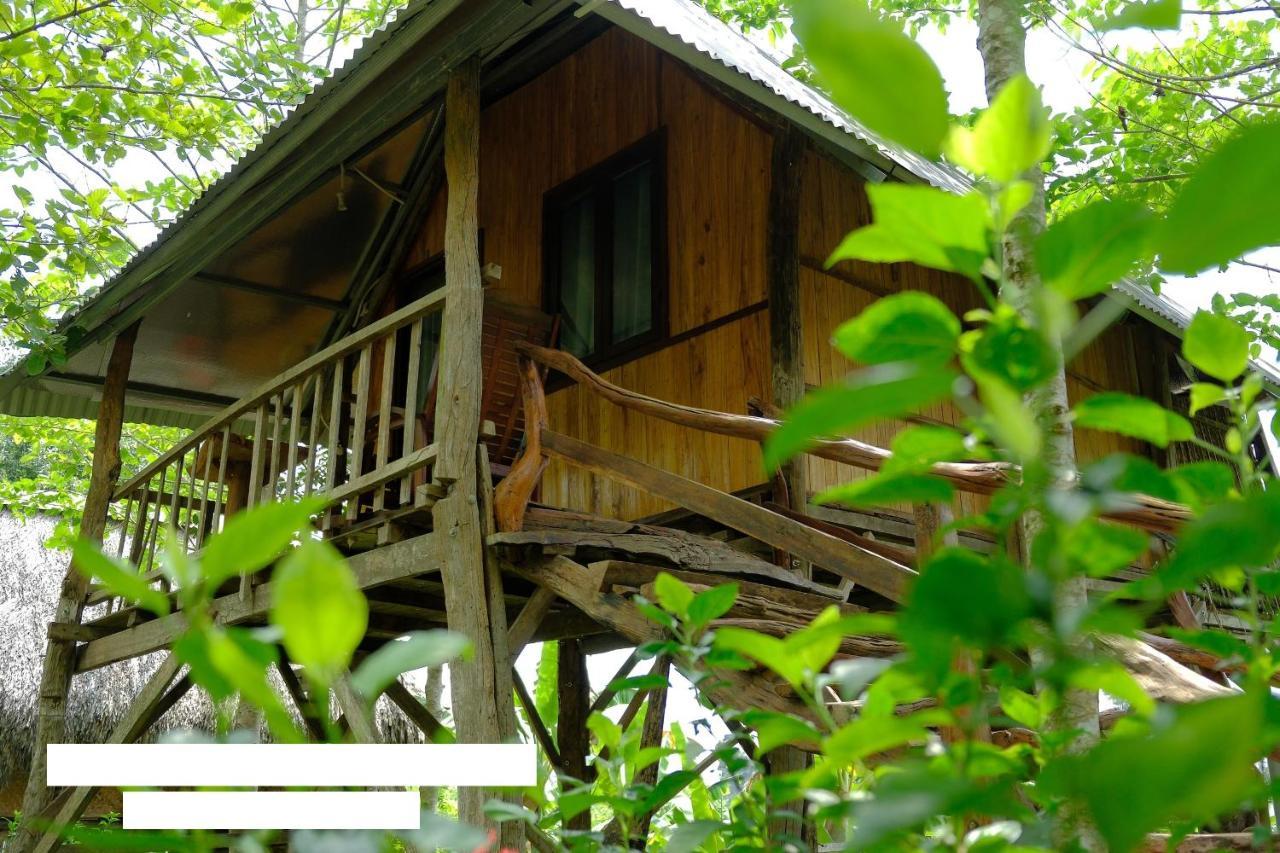 Villa Sunny Field Eco Stilt House à Cat Tien Extérieur photo