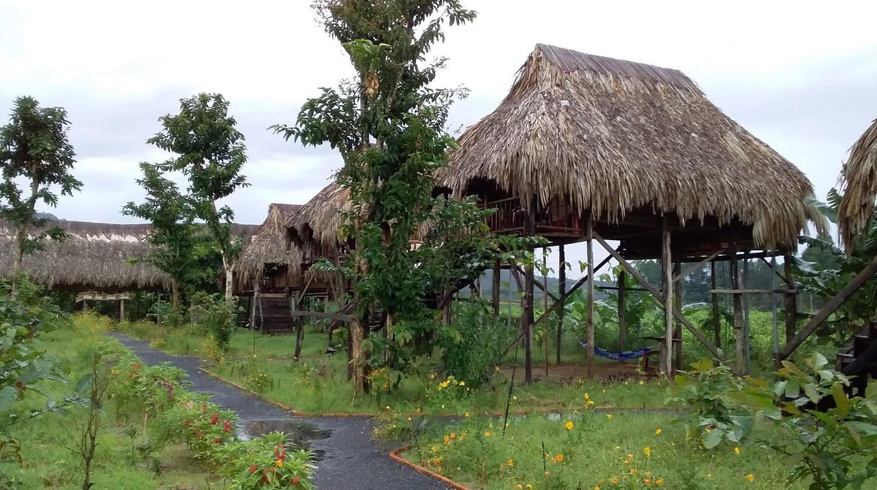 Villa Sunny Field Eco Stilt House à Cat Tien Extérieur photo