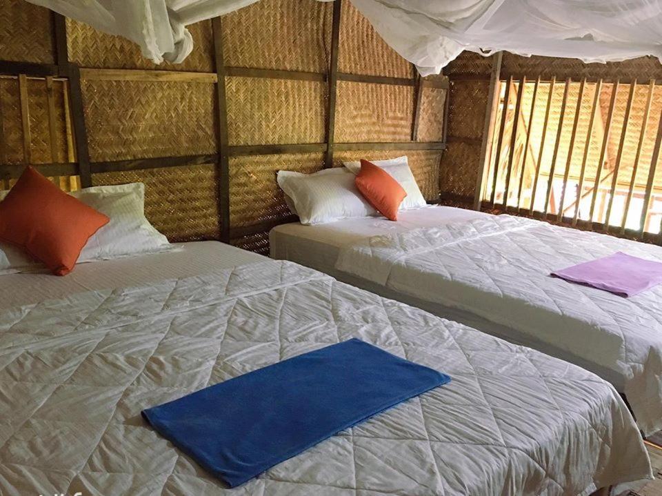 Villa Sunny Field Eco Stilt House à Cat Tien Extérieur photo