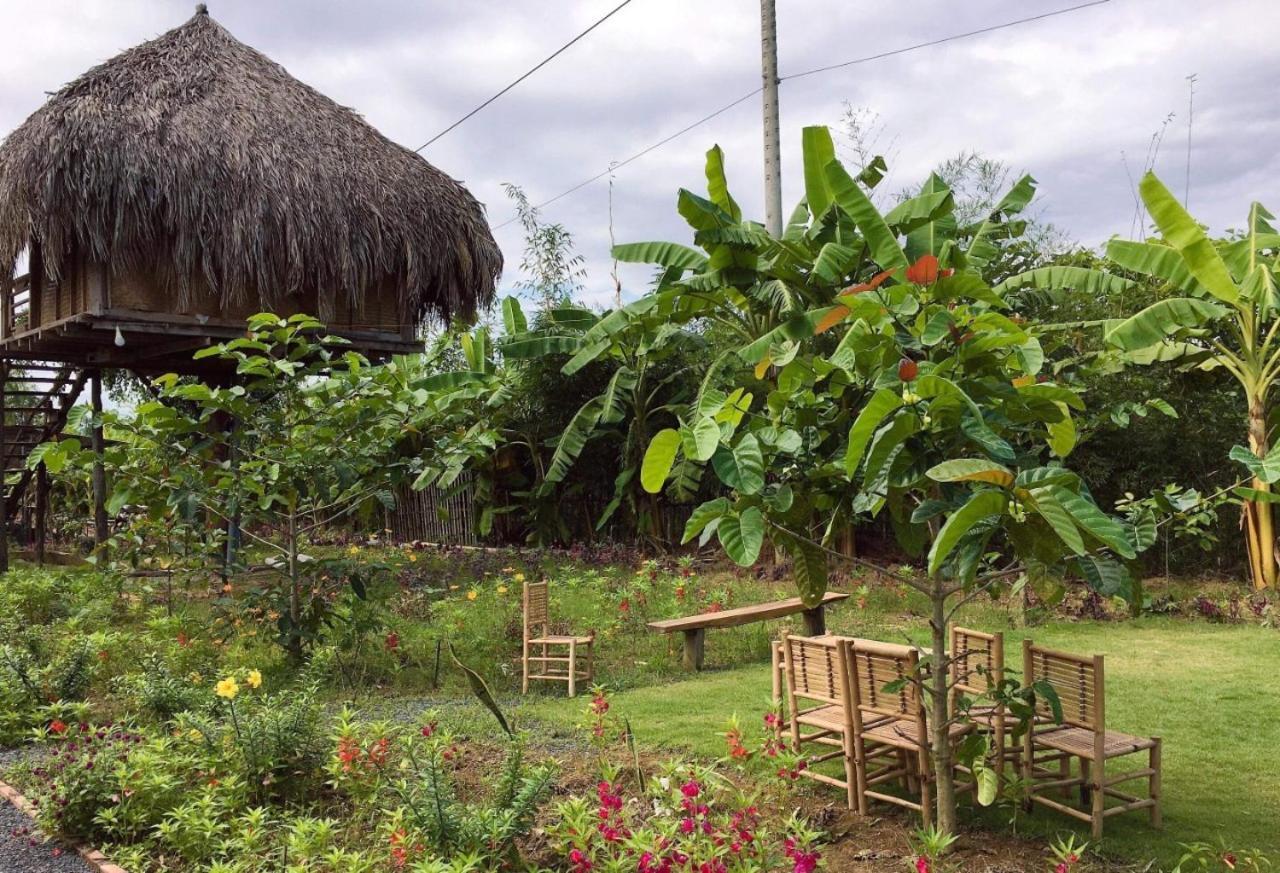 Villa Sunny Field Eco Stilt House à Cat Tien Extérieur photo