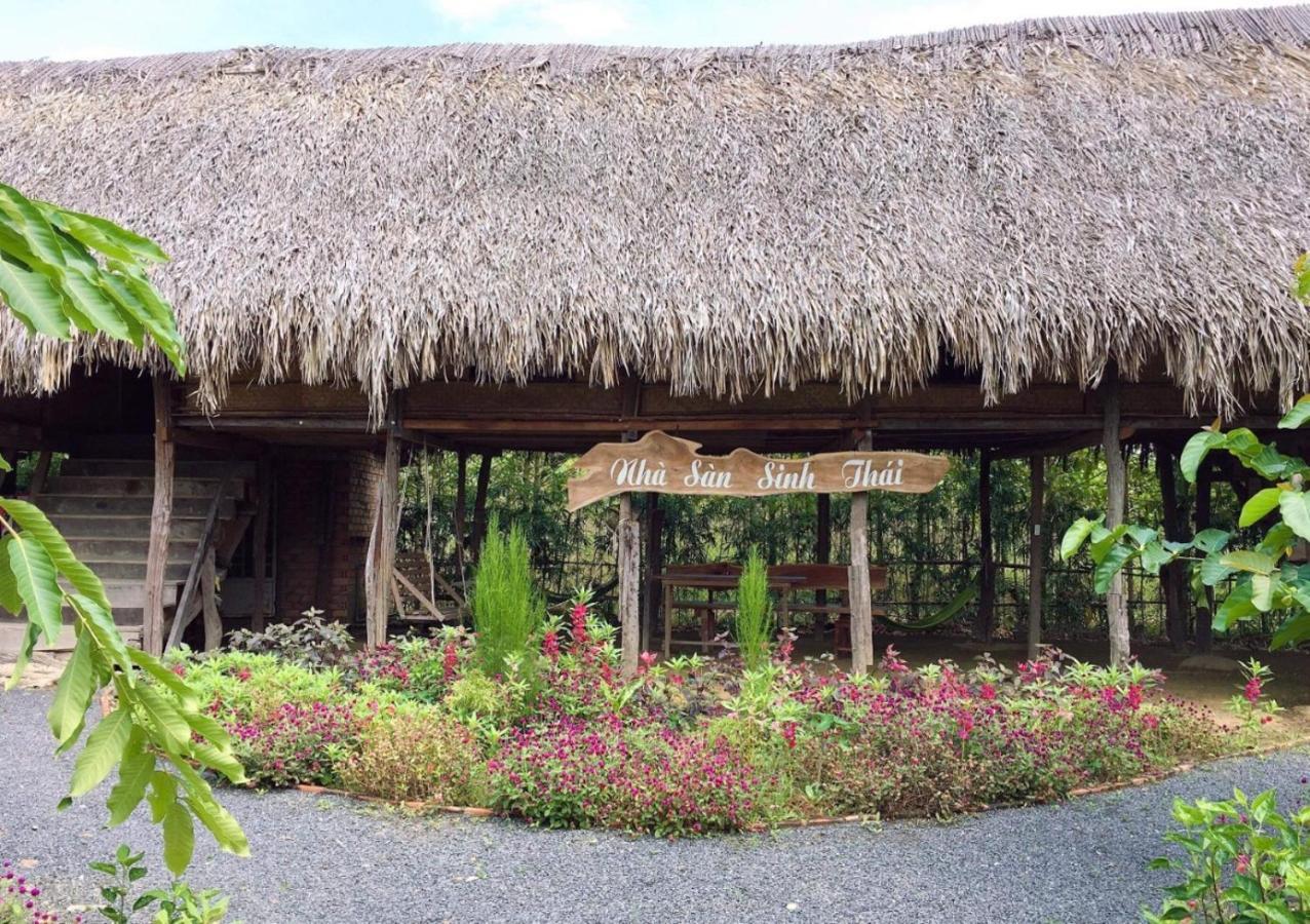 Villa Sunny Field Eco Stilt House à Cat Tien Extérieur photo